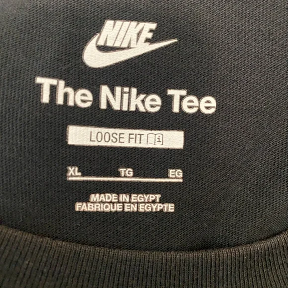 Nike Black Short-Sleeve Tee with Palm Logo - Picture 4 of 5